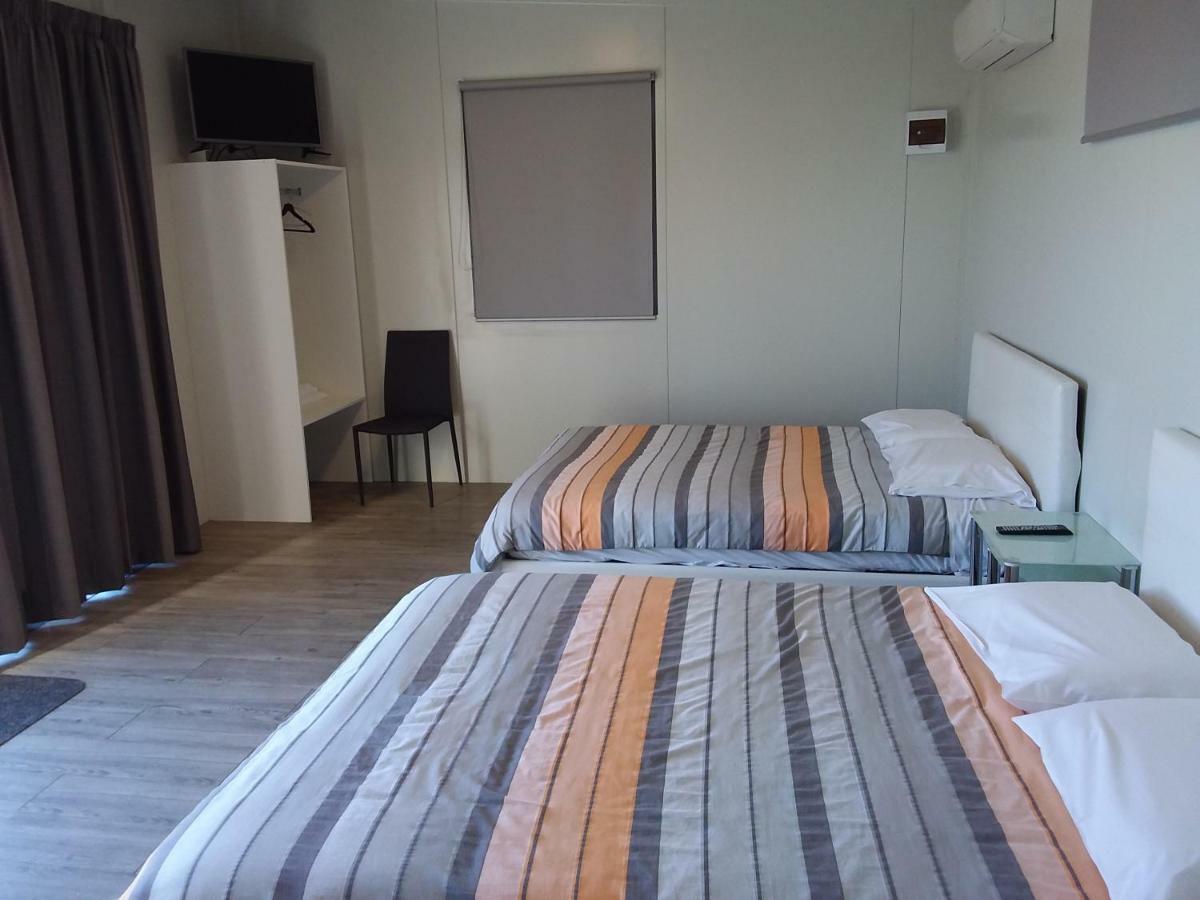 Pine Lake View Lodge Kaiapoi 외부 사진