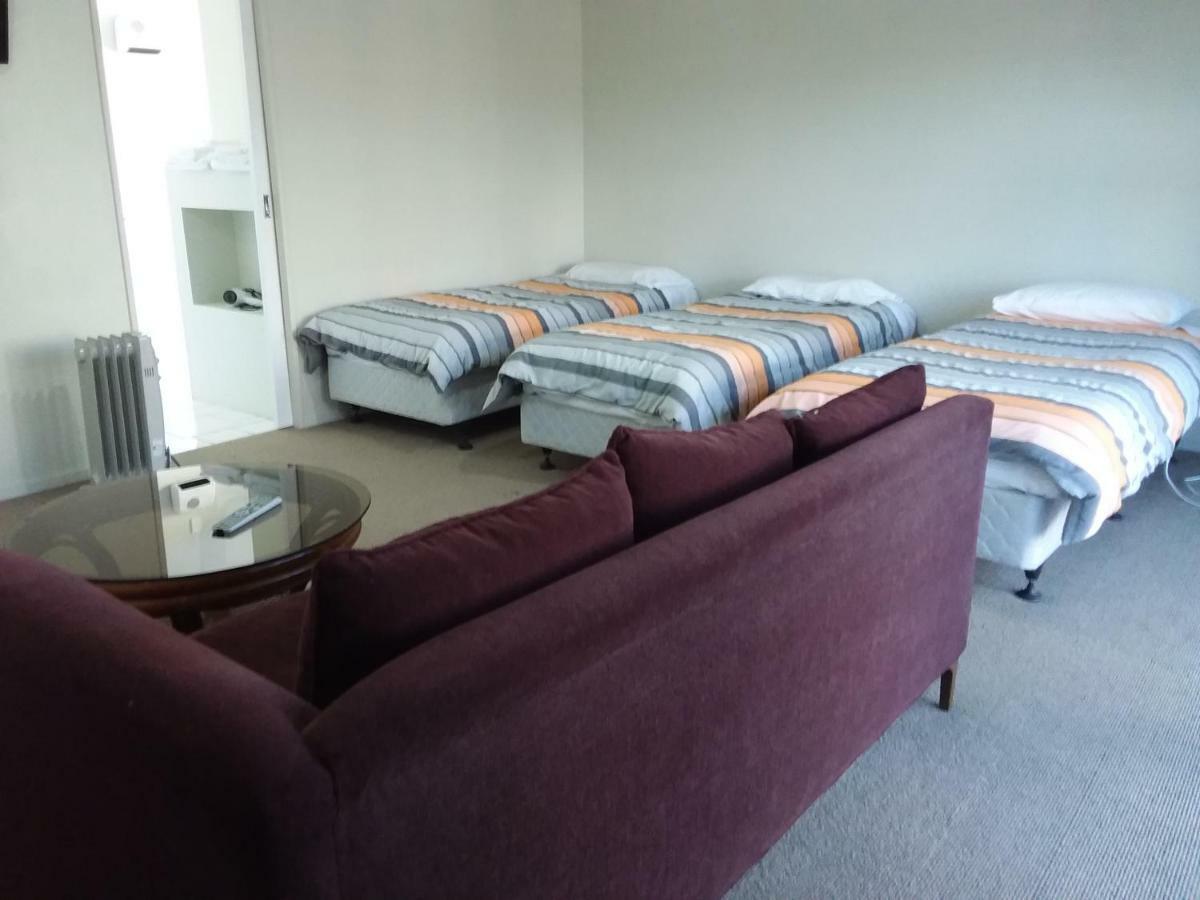 Pine Lake View Lodge Kaiapoi 외부 사진